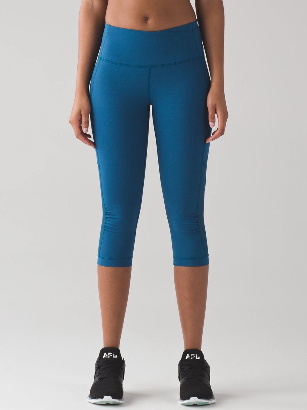 Lululemon Blue Gear Up 17" Crop Leggings in Size 4 Workout Athleisure Yoga Capri